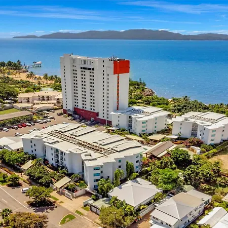 Studio 503 - Prime Spot With Ocean Views Townsville Exterior photo